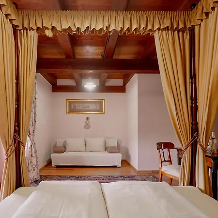 Pipo Varkastely, Ozora